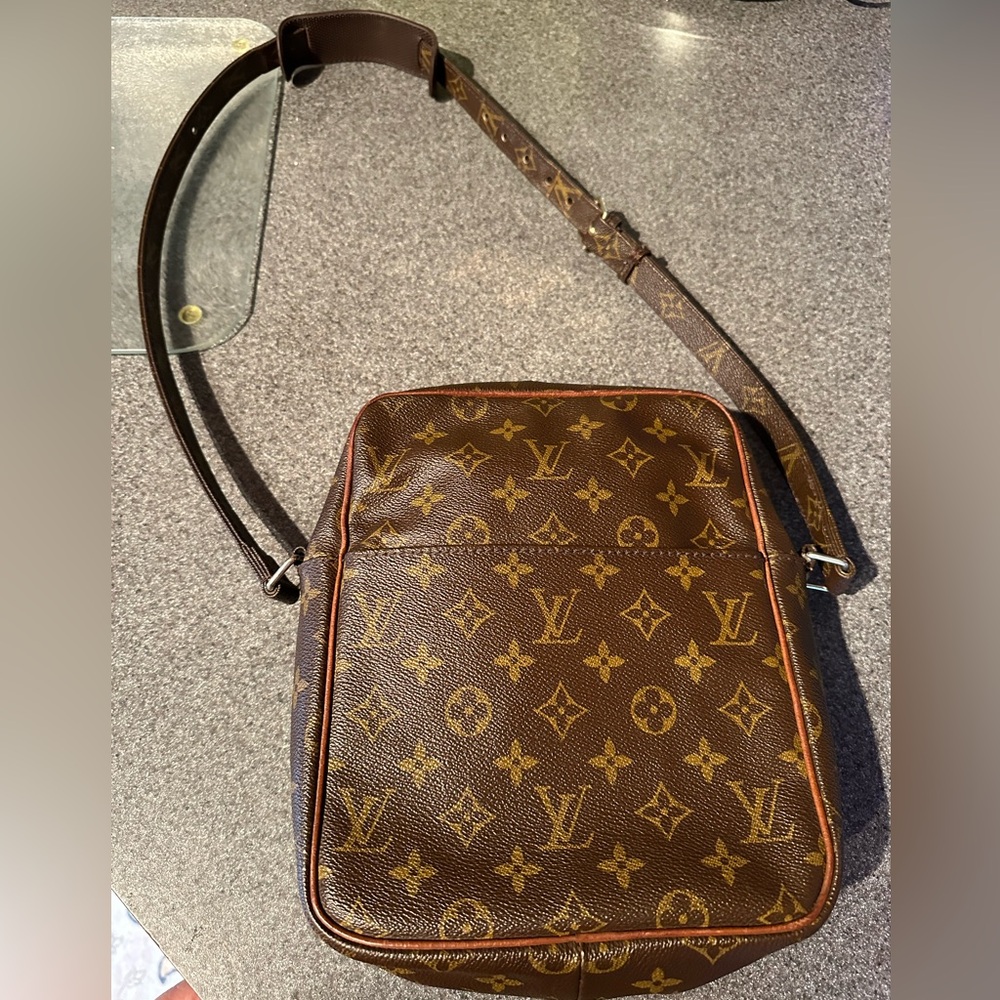 LOUIS VUITTON DANUBE CROSSBODY